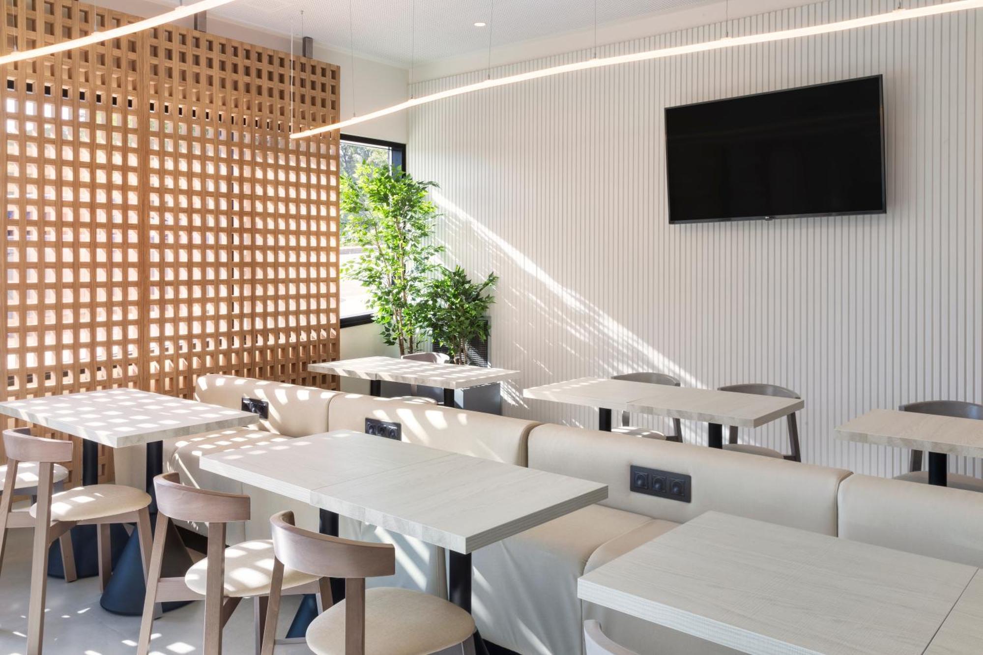B&B Hotel 吉马良斯 外观 照片